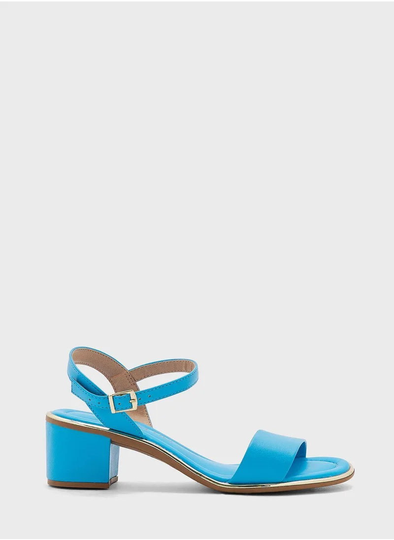 بيرا ريو Ankle Strap Mid Heel Sandals