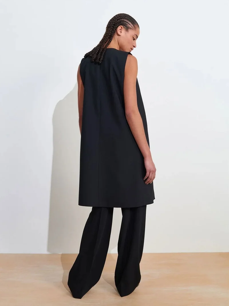 ديلفين Dilvin Long Woven Crepe Waistcoat With Cut-out Detail