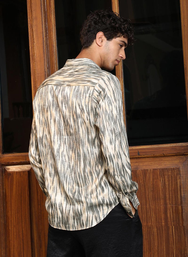 Campus Sutra Campus Sutra Men's Charcoal Grey & Off-White Contrast-Abstract Imprint Shirt | Spread Collar , Long Cuffed Sleeves , Button Closure , Curved Hem | Abstract Print Plain | Shirt For Casual Wear - Image 5