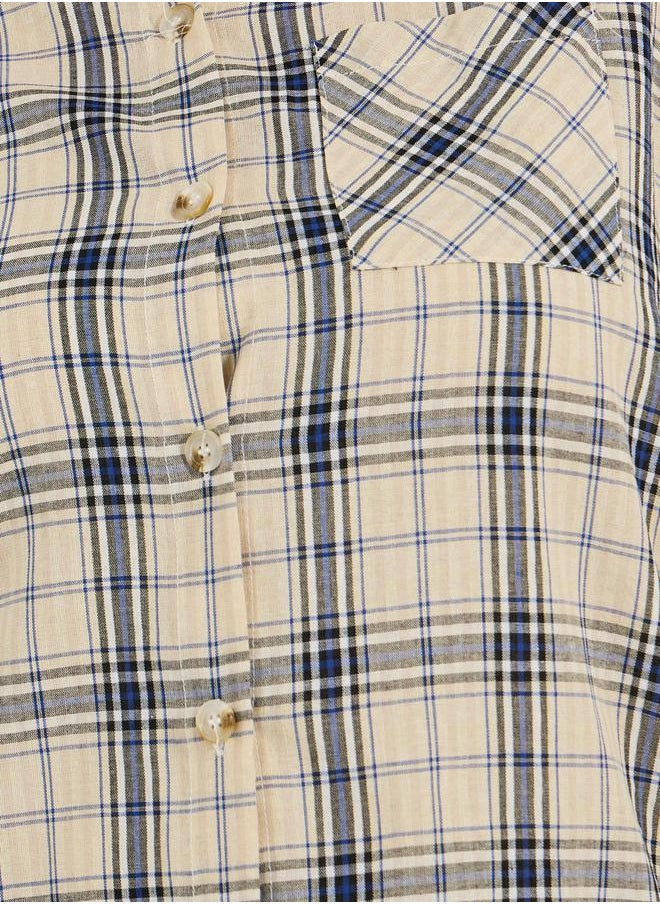 Styli Plus Size Checked Long Sleeve Shirt  - Image 3