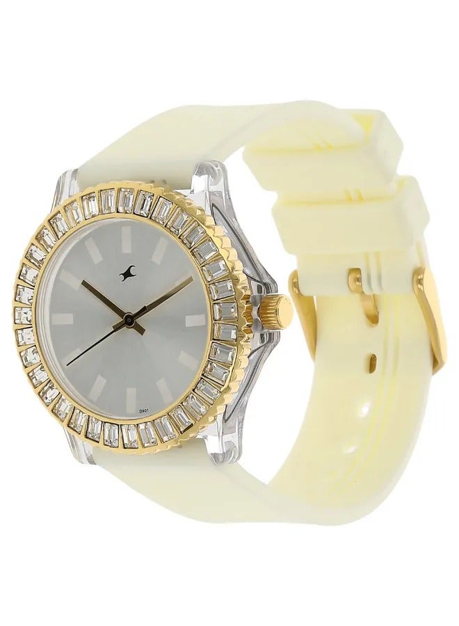 fastrack ساعة يد نسائية تناظرية بشكل دائري مصنوعة من البلاستيك - 9827PP01 - 39.12 مم - Image 2