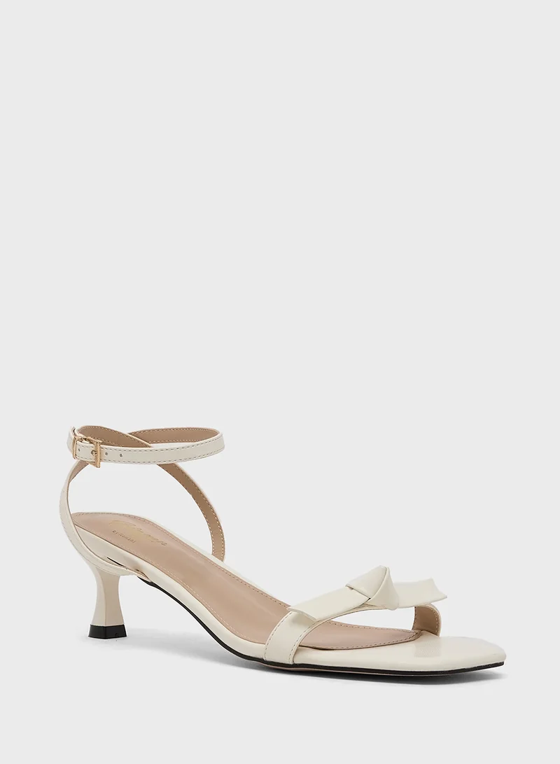 جينجر Mid Heel Sandle With Bow
