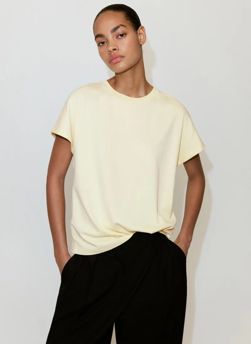 مانجو Short-Sleeved Cotton T-Shirt