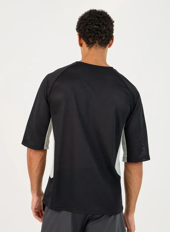 Styli Contrast Panel Ultra Lightweight Mesh Oversized Training T-Shirt