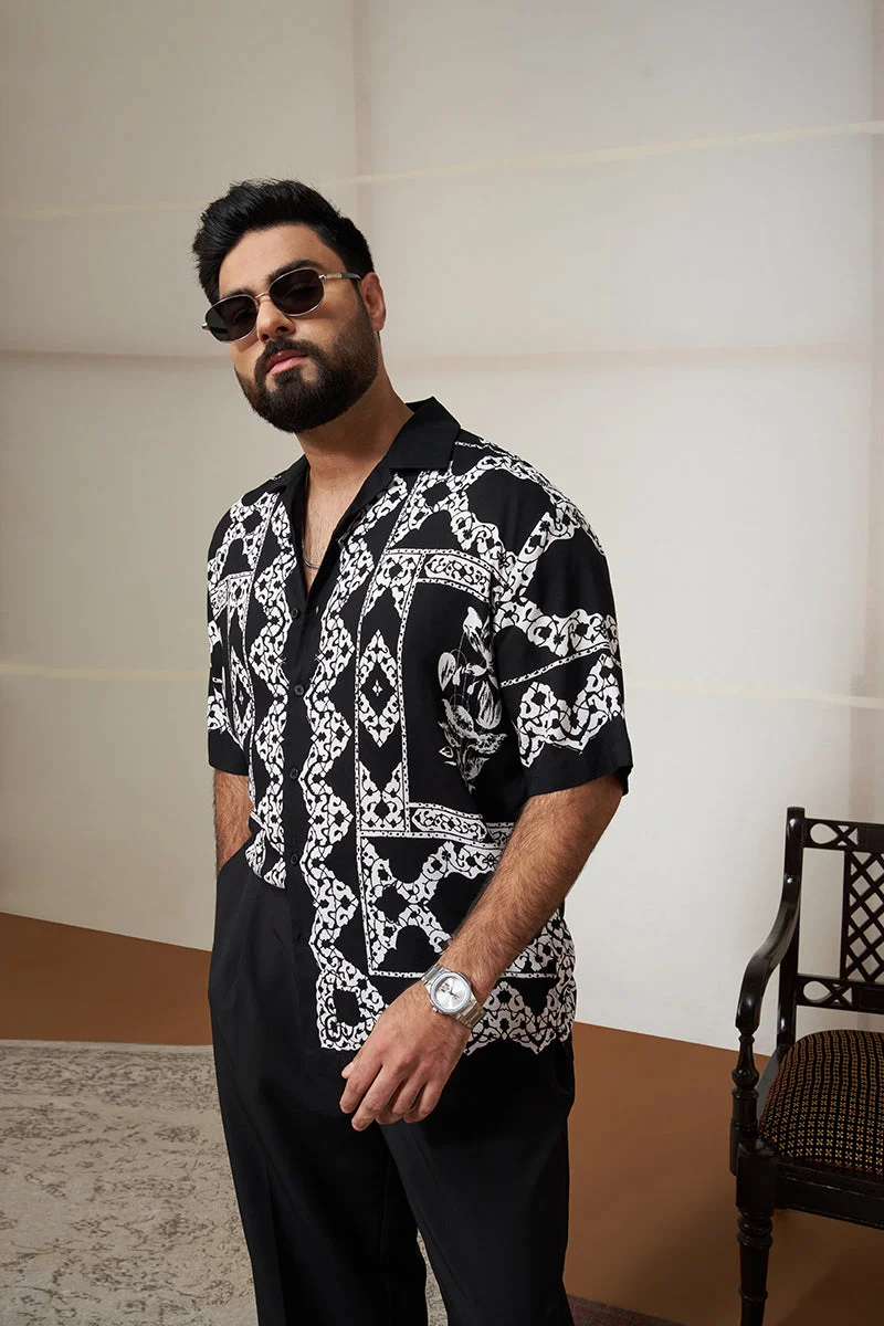 سنيتش Black Geometric Half Sleeve Relaxed Shirt