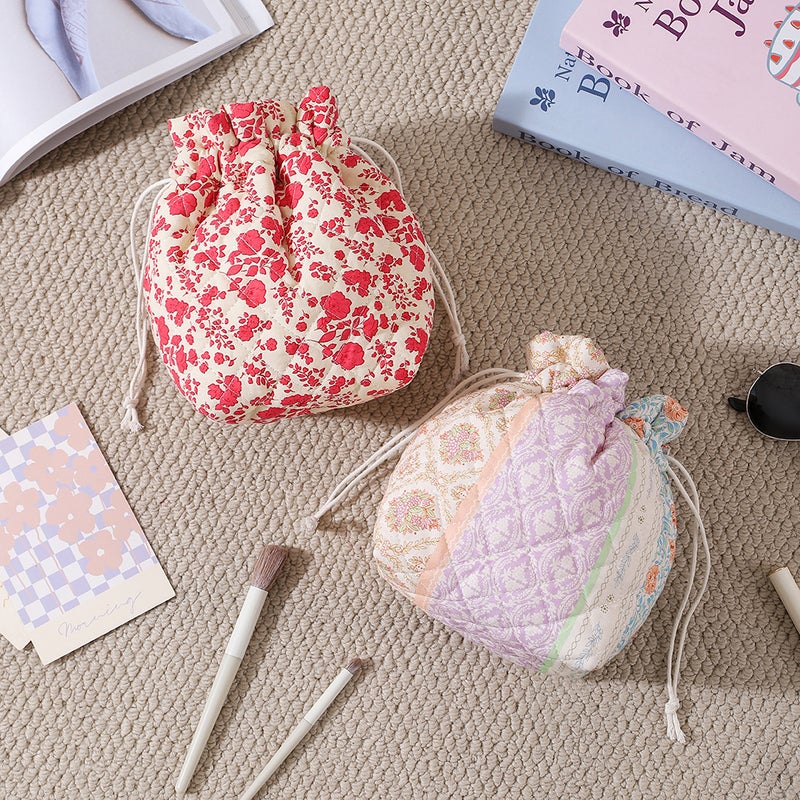 Lightweight Printed Drawstring Cosmetic Bag with Quilted Floral Pattern, Large Capacity - Image 1
