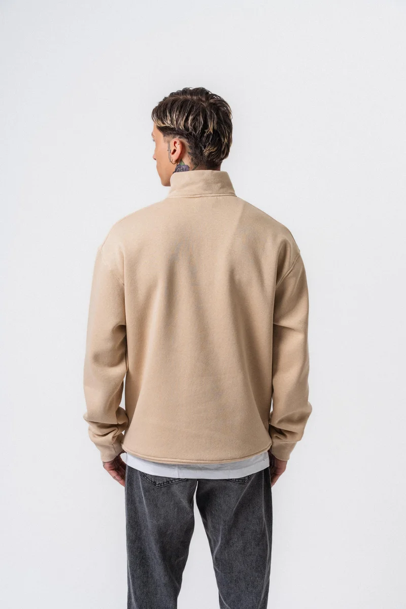 ريسباير سويت شيرت رجالي أساسي نصف بسحاب (Half-Zip) بتفاصيل نص "Respire" لون بيج