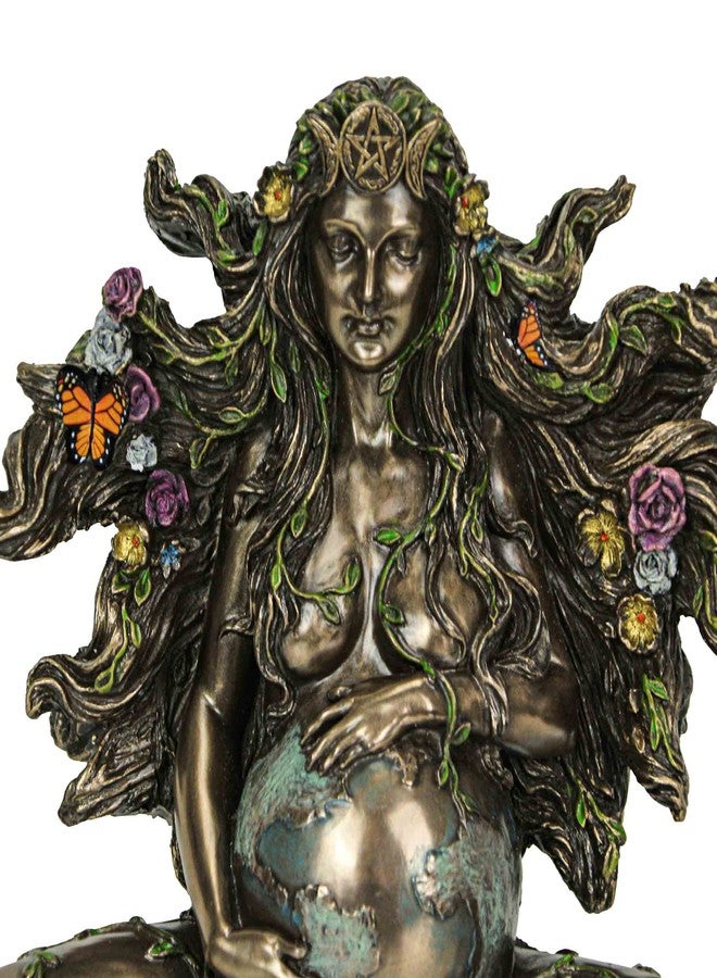 فيرونيز ديزاين تمثال من الراتنج بتصميم فيرونيز، يصور الأم غايا الحامل جالسة مع فراشات، بارتفاع 6 7/8 بوصة، بلمسة نهائية من البرونز المصبوب. - Image 2