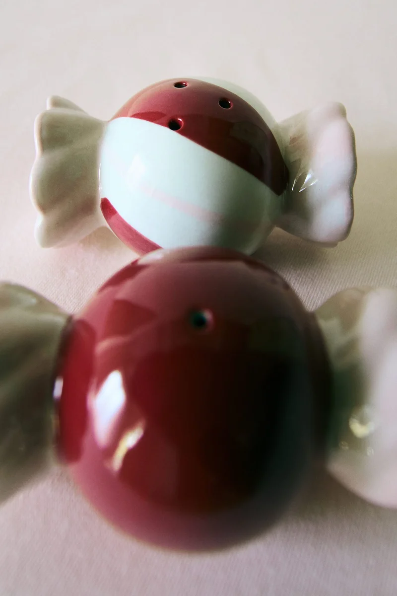 H&M Salt and pepper shakers