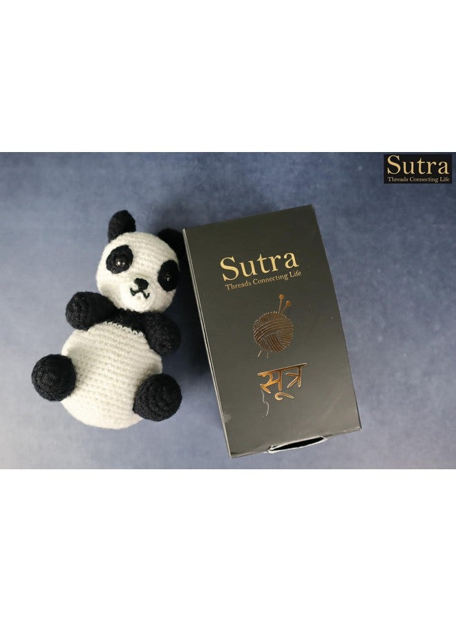 سوترا لعبة دب الباندا سوترا كروشيه | باندا محشو محبوك يدويًا | لعبة باندا أميجورومي لطيفة باللونين الأبيض والأسود محشوة بموضوع رحلات السفاري في الغابة | مقاس 5 × 2.5 بوصة | ألعاب ناعمة للأطفال البنات والأولاد - Image 4