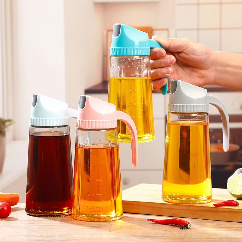 A large number of wholesale household kitchen supplies 630ml automatic opening and closing oil pot 300ml dust-proof soy sauce vinegar bottle
