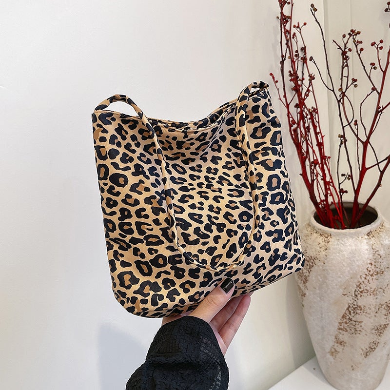 New Style Nylon Bag Women'S Fashionable Butterfly Tote Bag Casual Large Capacity Shoulder Underarm Bag - Image 4
