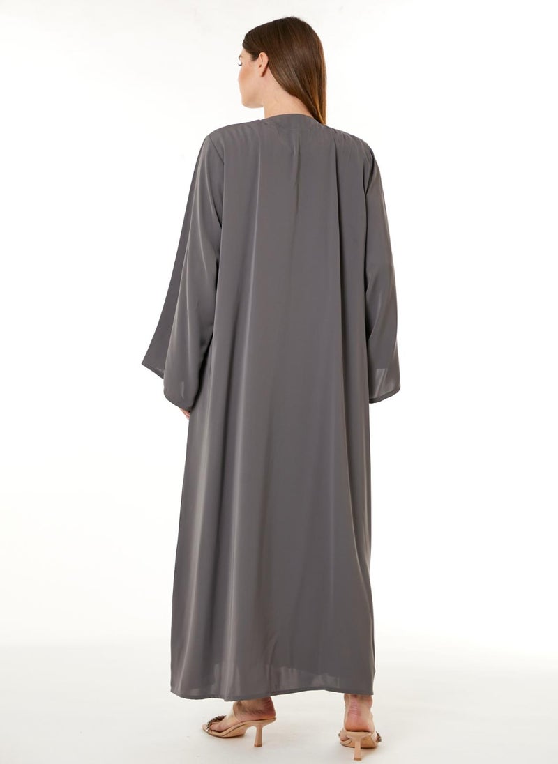 مويستريت عباية نيدا مطرزة يدوياً باللون الرمادي - Image 4