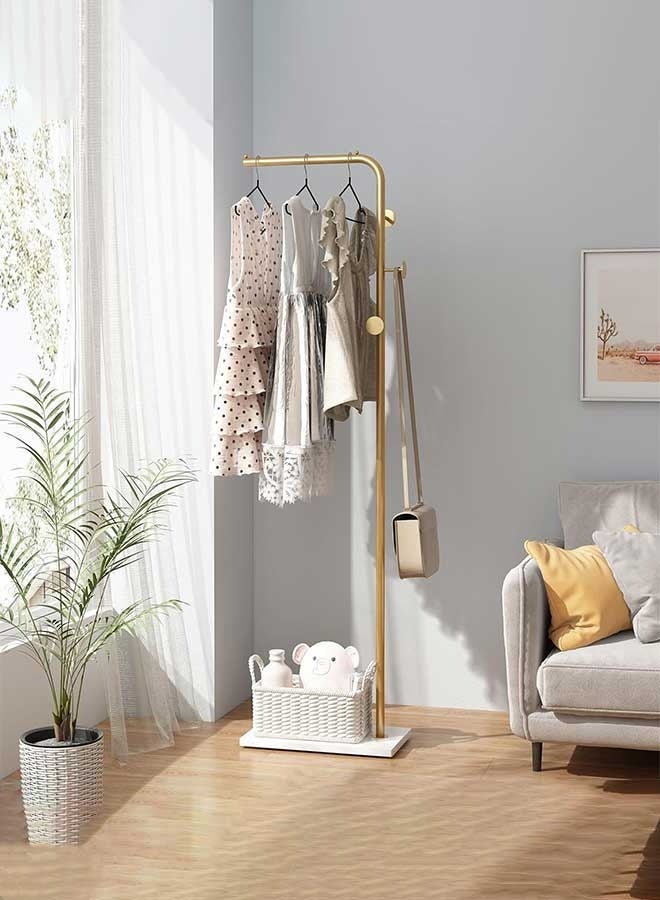 رَوَائِد رف ملابس ذهبي مستقل من المعدن مزود بعامود و3 خطافات – تصميم عصري مع قاعدة من الرخام – على شكل حرف L – مناسب للمداخل وغرف النوم والمعيشة والمكاتب - Image 2