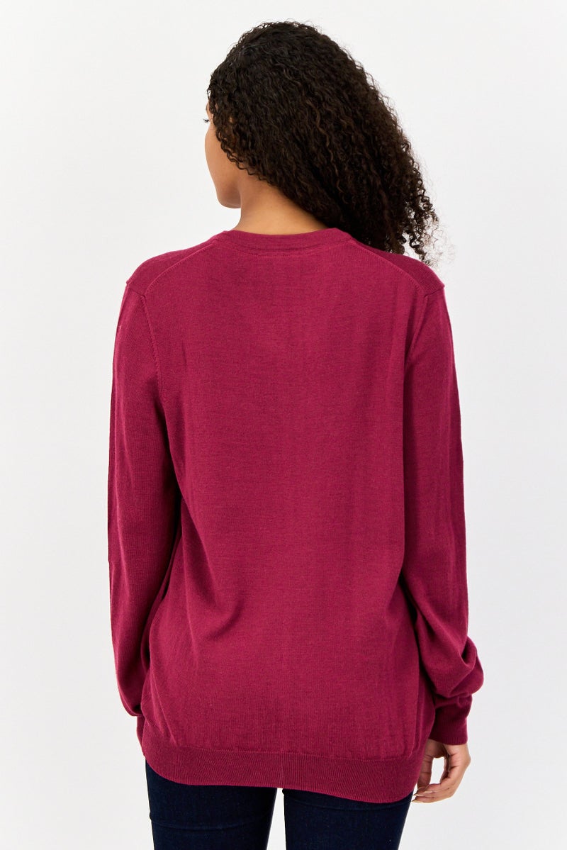 Lyle & Scott سويت شيرت نسائي بتصميم V، لون أحمر نبيذي - Image 4