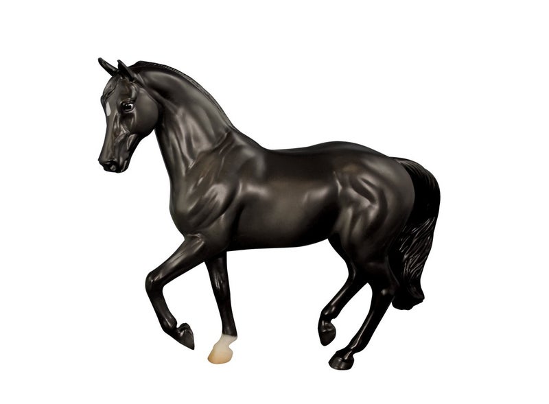 Breyer Classics Black Beauty Horse and Book Set (1:12 Scale), 8 years and up - Image 2