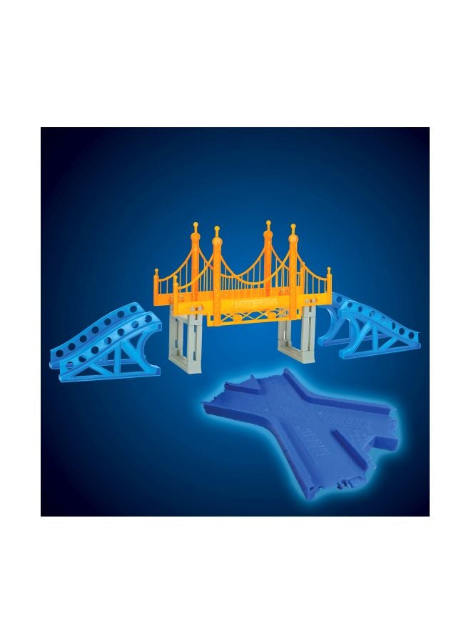 Ontel Magic Tracks Mega Set - 2 LED Race Cars and 18 ft. of Flexible, Bendable Glow in The Dark Racetrack - As Seen on TV - Image 4