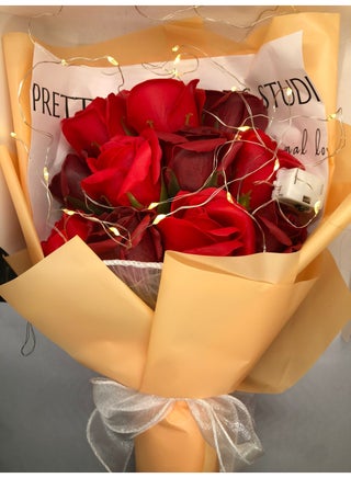 Artificial Flower Bouquet, Artificial Flower Bouquet with Gift Box for Christmas, for Couples, Birthday with Gift, Yellow Surya, 1.5m Long - pzsku/Z1231357E0736E1AE1DE5Z/45/1758709104/1bf6e1d2-edcd-4b36-91d1-29e9af7c2b3f