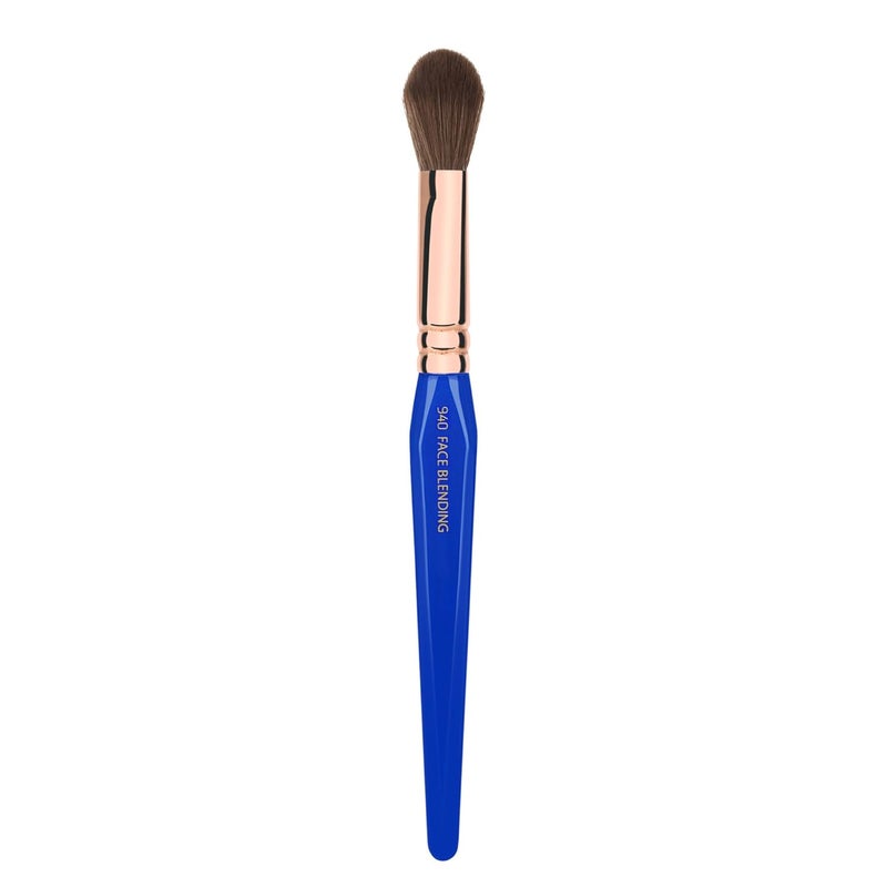 Bdellium Tools فرشاة مكياج احترافية من بدليوم - مثلث ذهبي 940 لدمج الوجه - مع ألياف صناعية ناعمة ونباتية بالكامل، لنحت الوجه (أزرق، 1 قطعة)