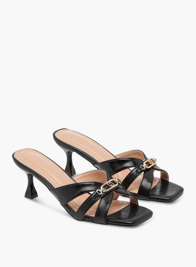 سيليست صنادل نسائية سهلة الارتداء بحزام متقاطع وزخرفة معدنية - Image 3