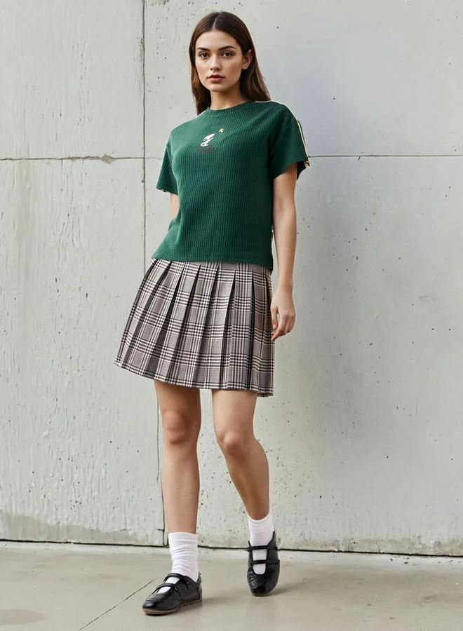 اس بي كاركترز تيشيرت بقصة عادية بتفاصيل سنوبي من مزيج البوليستر