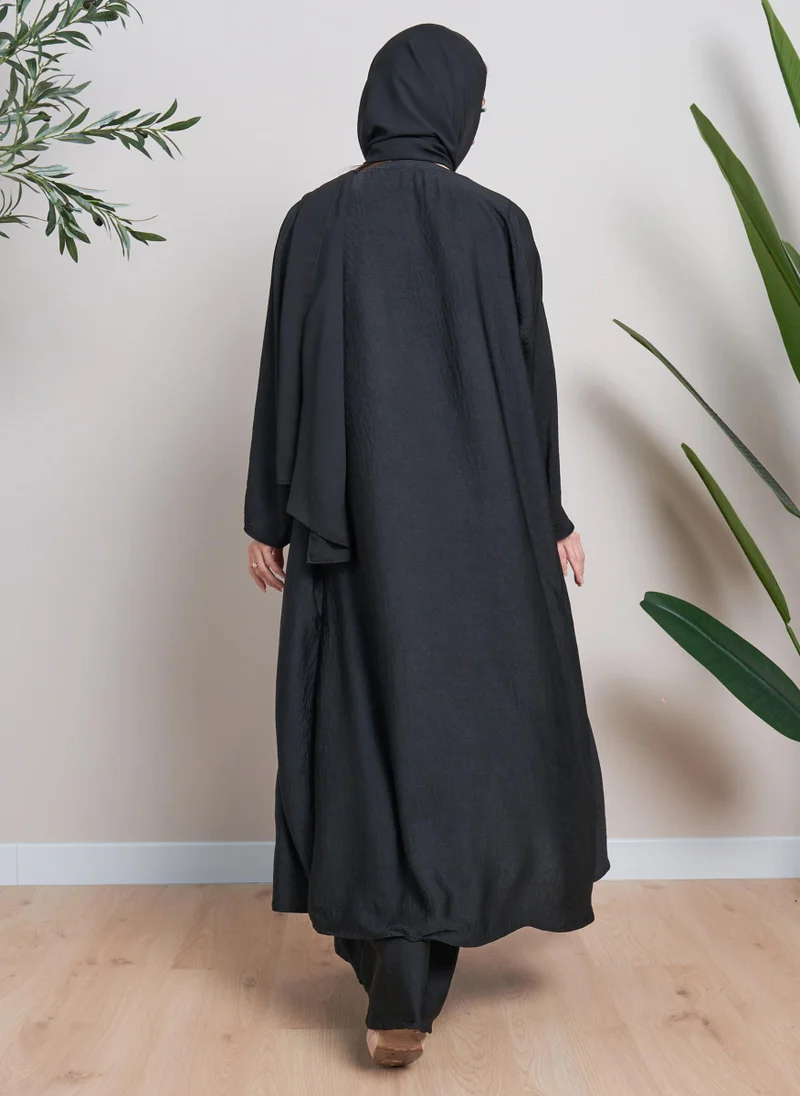 كوتور لابس Black Front Pintuck Abaya with Sheila