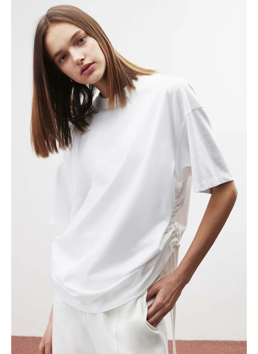 جريميلانج Piece Oversize White T-Shirt