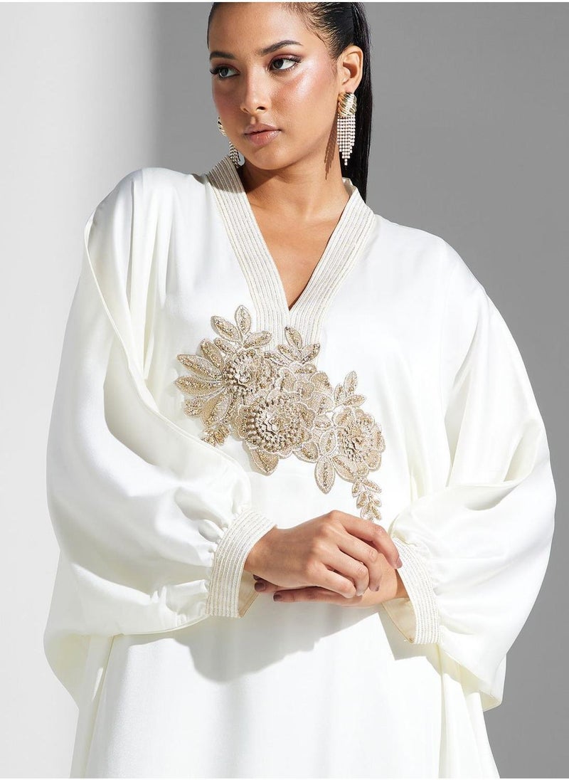MAISON ARABELLE V-Neck Embroidered Jalabiya  - Image 3