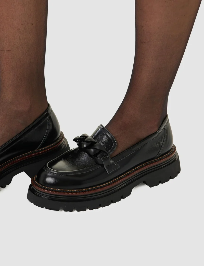 Cabani 100% Genuine Leather Black Patent Leather Buckled Women's Shoes