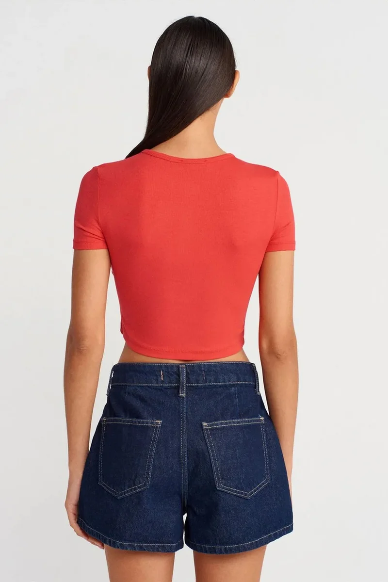 ديلفين DILVIN Slim Fit Crop Blouse With Buttons
