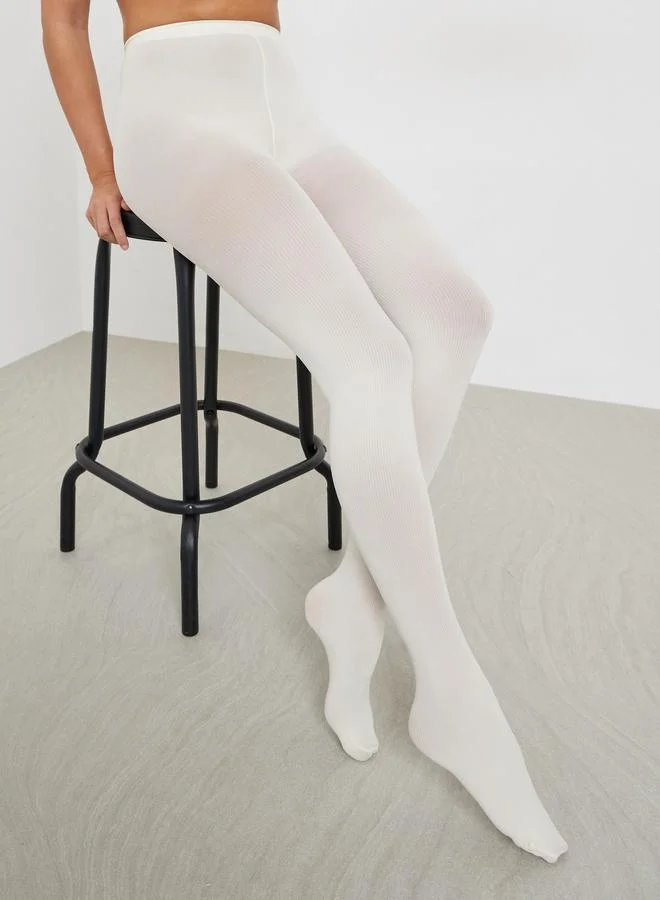 ستايلي جوارب طويلة بتفاصيل محبوكة