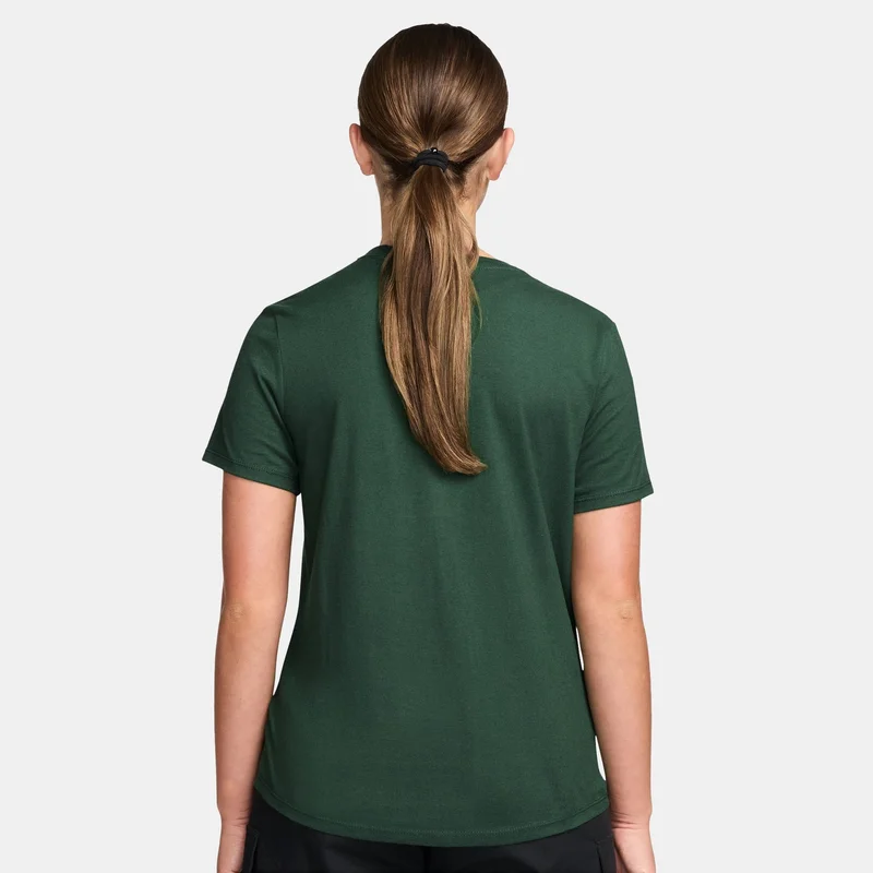 Nike Women's Sportswear Club Essentials T-Shirt