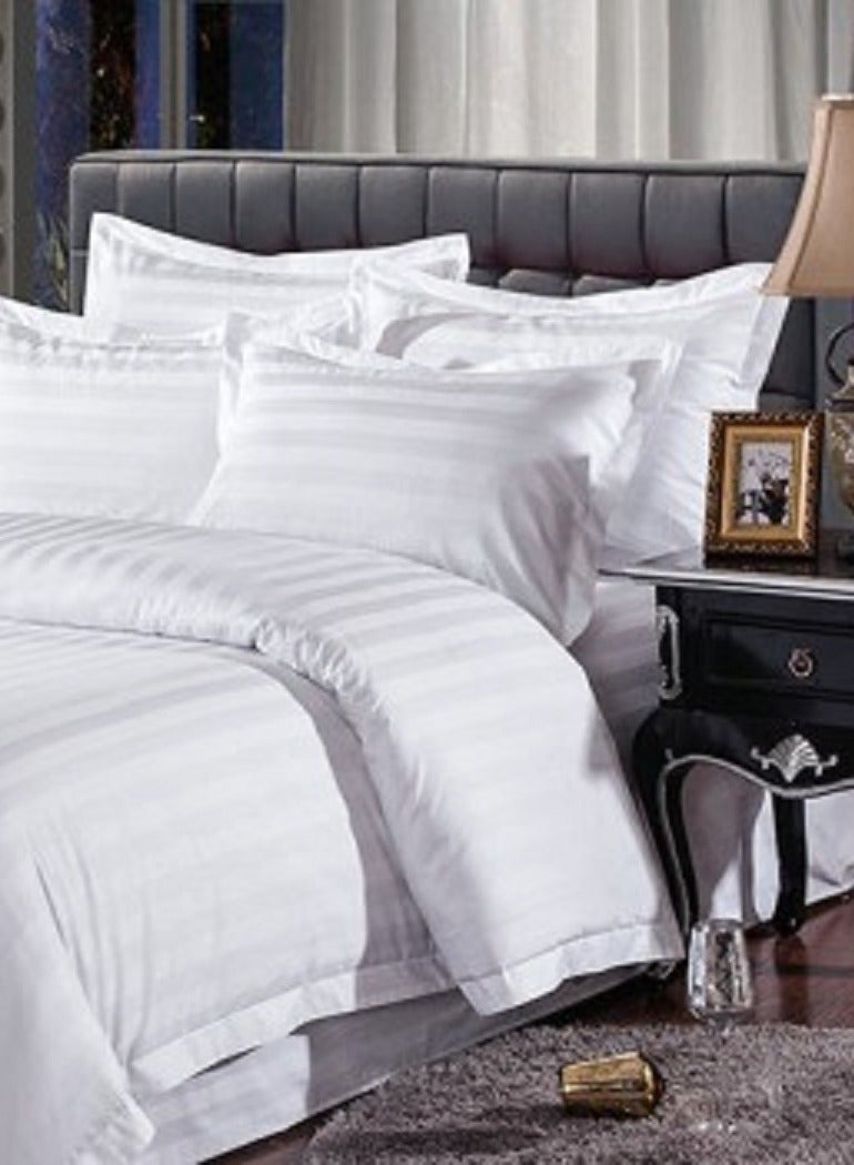 Asraar Cozy Bedroom Starter 4-Piece Set – Includes 1 Stripe Pillow 75 x 50cm, 1 Duvet 240 x 260cm, 1 Bed Sheet 160 x 200cm, and 1 Duvet Cover 240 x 260cm – Perfect for Comfortable Sleep and Modern Home Decor – Standard Size Bedding Essentials  - Image 4