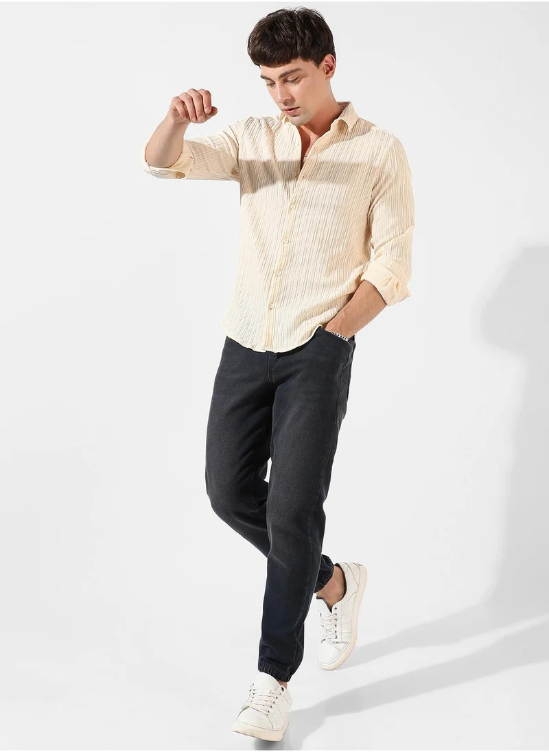 كامبوس سوترا Men's Light Yellow Textured Regular Fit Casual Shirt