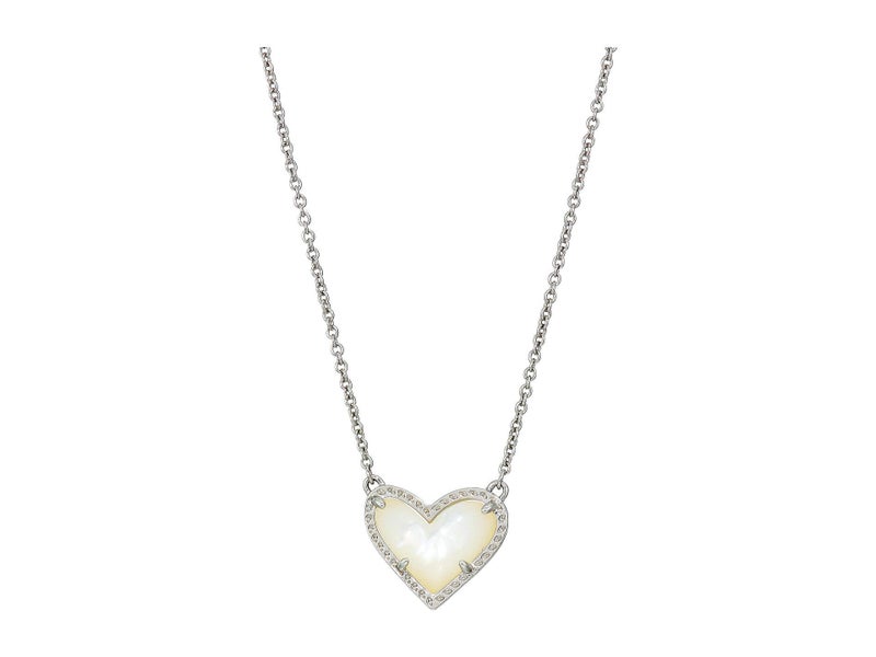 Kendra Scott قلادة كندرا سكوت أري على شكل قلب للنساء، مجوهرات عصرية، مطلية بالروديوم، لؤلؤة بيضاء - Image 1