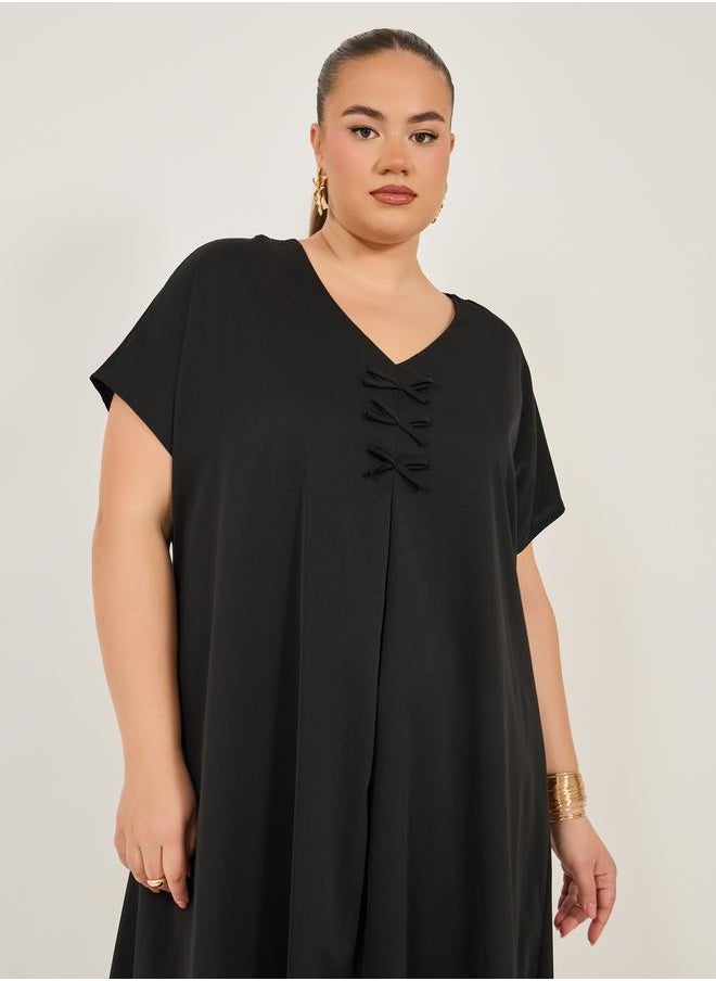 Styli Solid Bow Detail V-Neck Abaya Dress  - Image 2