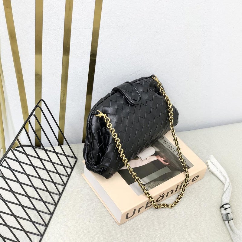 New Arrival All-Match Clip Cloud Bag Woven Large Capacity Shoulder Crossbody Bag High Beauty Value Portable Underarm Women'S Bag Light Luxury - Image 4