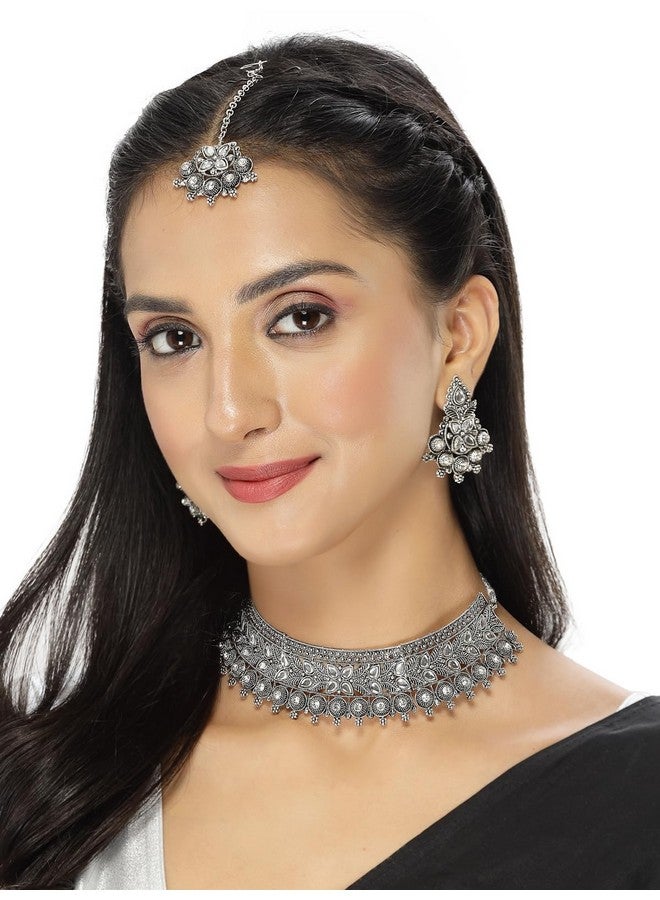Sukkhi طقم قلادة تشوكر فضية مؤكسدة جذابة مع أقراط | طقم مانتيكا للنساء (NS105643) - Image 2