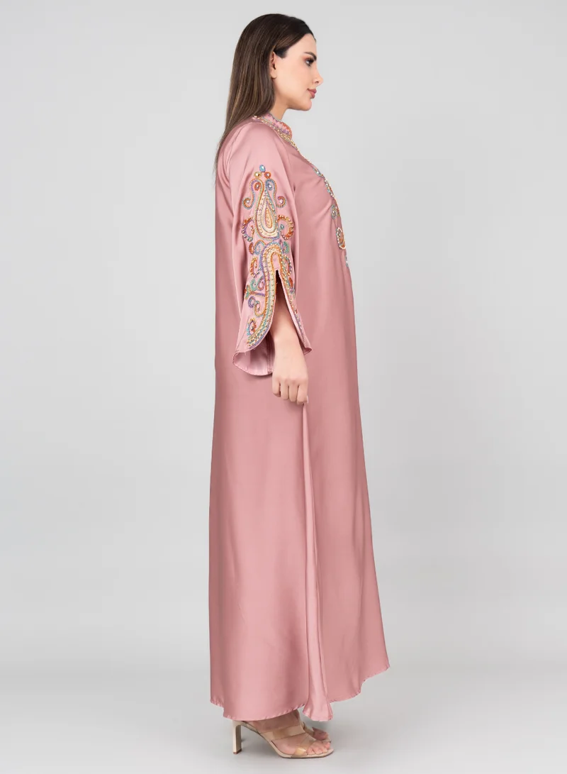 اكسا جلابية سادة مع تطريز IK1009 وردي