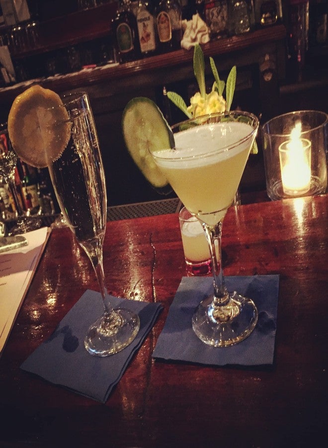 Perfectware 2Ply Black Paper Cocktail Beverage Napkins 1000ct - Image 4