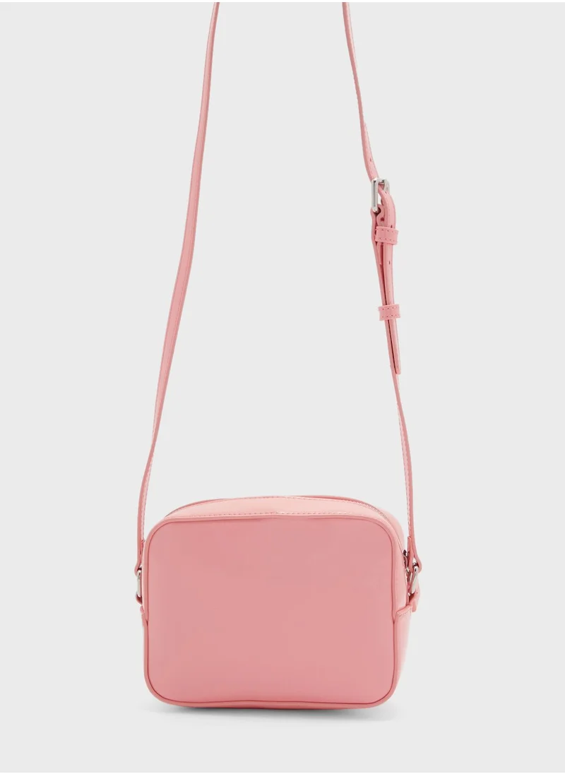 TOMMY JEANS Essential Over Crossbody Bag