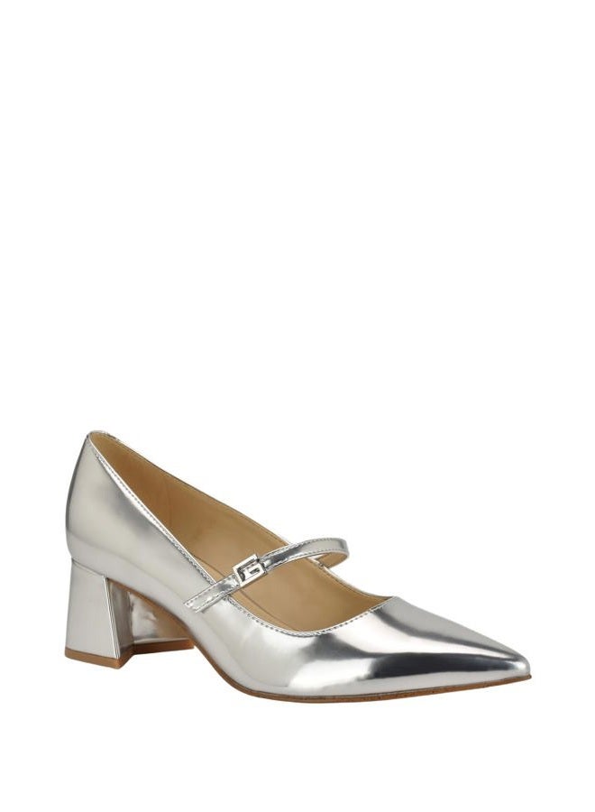 GUESS حذاء زاندز للنساء، فضي 040، 37.5 EU - Image 1