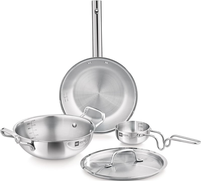 مجموعة أدوات مطبخ Bergner TriPro مكونة من 4 قطع مصنوعة من فولاذ مقاوم للصدأ مزدوج الطبقات: مقلاة عميقة بقطر 22 سم مزودة بغطاء، مقلاة صغيرة بقطر 22 سم، ومقلاة تدكا بقطر 10 سم، تساعد في استخدام كميات أقل من الزيت وتوفر طريقة طهي صحية، مع توزيع حراري متساوٍ، مناسبة للمواقد الكهربائية والغازية. - Image 1