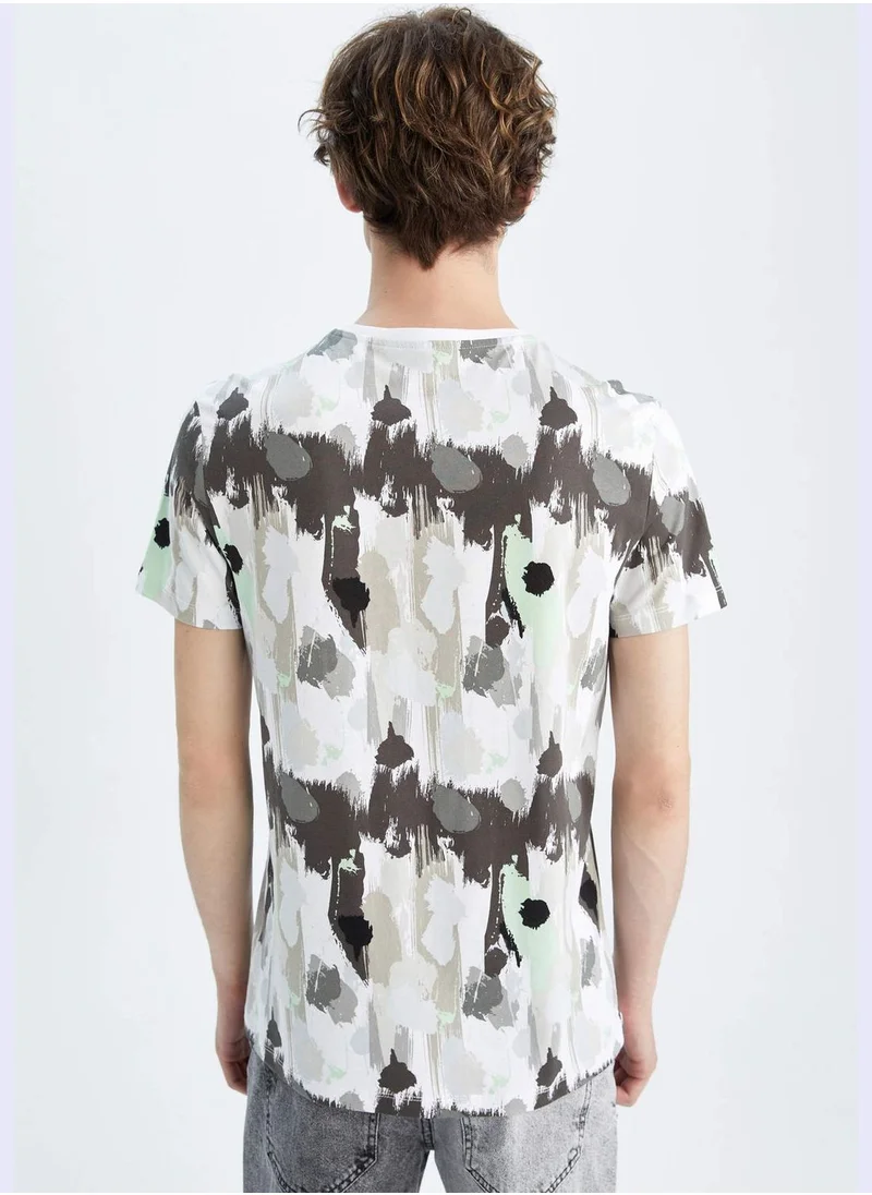 ديفاكتو Slim Fit Short Sleeve Printed T-Shirt
