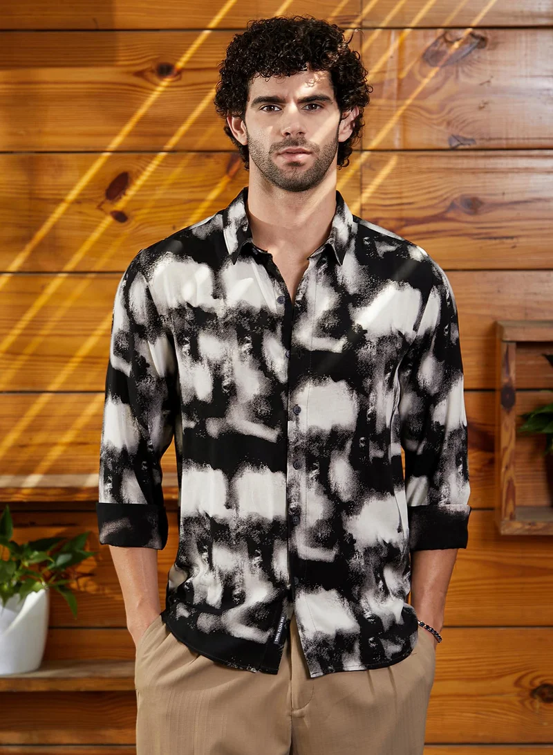 Campus Sutra Men's Onyx Black Textured Brushwork Shirt For Casual Wear | Spread Collar | Long Cuffed Sleeves | Button Closure | Shirt Crafted With Comfort Fit For Everyday Wear