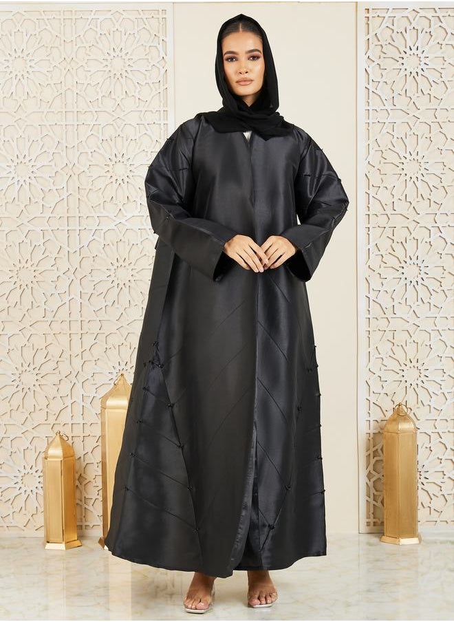 موديستي - عباية ساتان بتفاصيل بارزة الملمس - Image 1