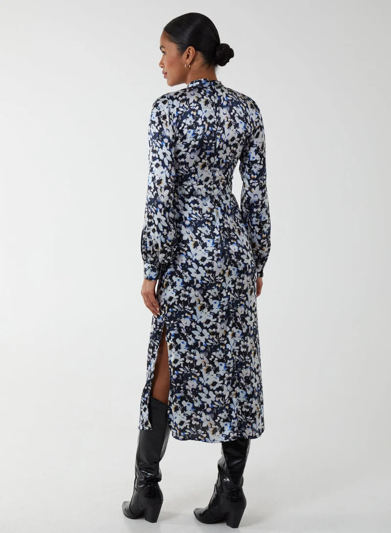 بلو فانيلا فستان بياقة عالية وطبعة زهور