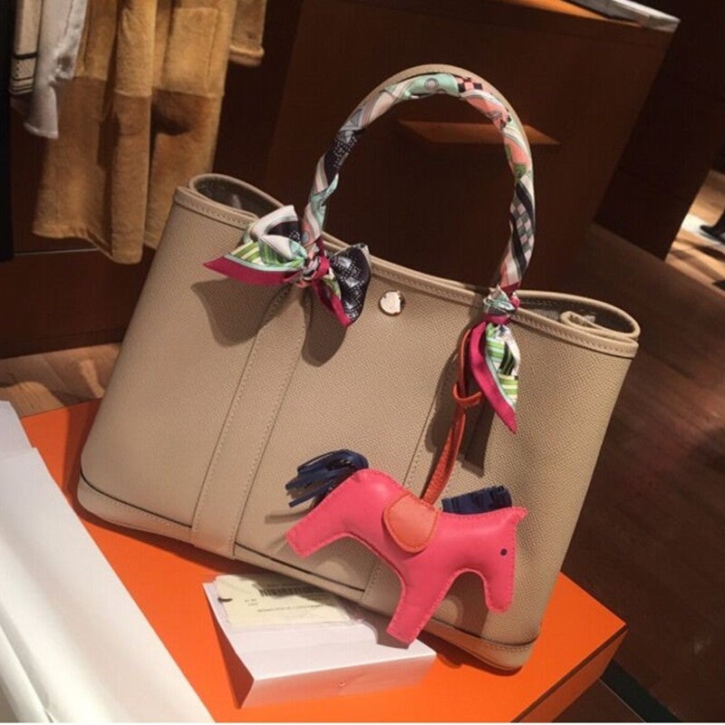 2024 Tote Bag Cowhide Women'S Bag Shoulder Crossbody Garden Bag Handbag Shopping Bag Bucket Bag - Image 1
