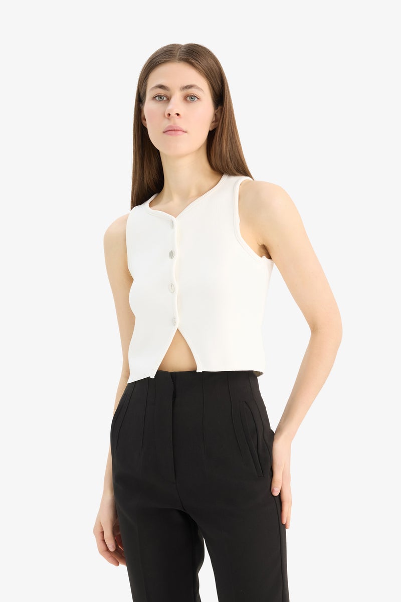 DeFacto White Woman Regular Fit Crew Neck White Knitted Vest Casual - Image 4