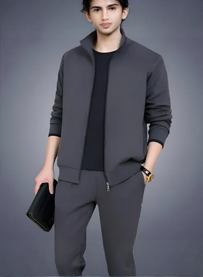 Stylish, figure-flattering sportswear set. We recommend sizing up for a comfortable fit in spring and autumn. - Image 1